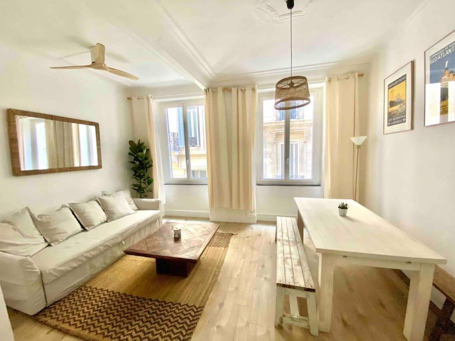 Plein Centre Apartment *
